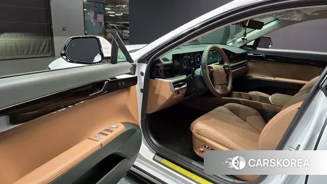 Hyundai Grandeur Hybrid (GN7) 2023 Белый из Кореи, фото 2