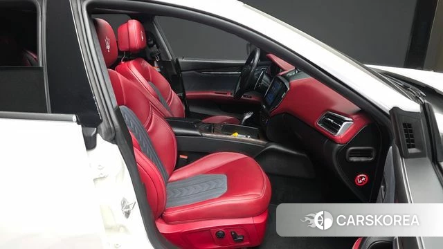 Maserati Ghibli 2021 Белый из Кореи, фото 2