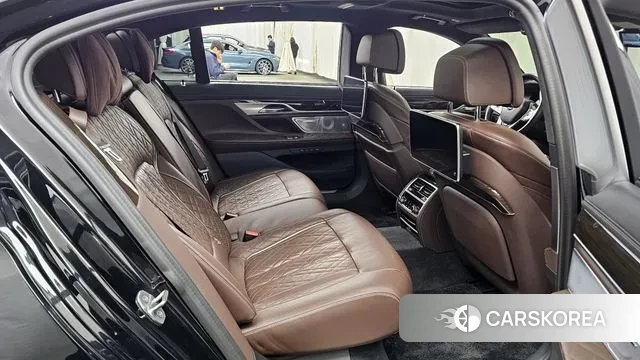 BMW 7 Series (G11) 2022 Черный из Кореи, фото 2