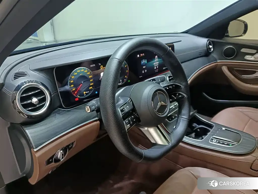 Mercedes-Benz E-Class 2023 Черный из Китая, фото 2