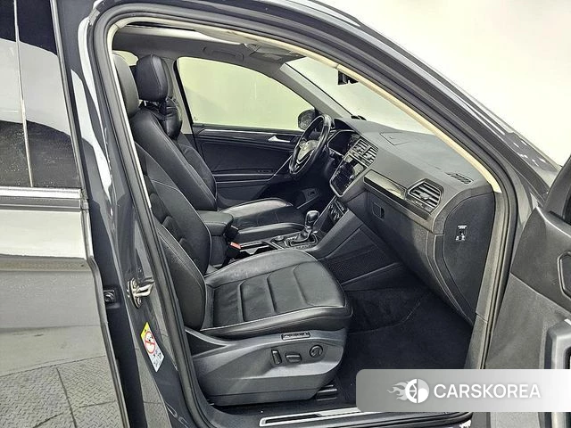 Volkswagen Tiguan second Generation 2018 Серый из Кореи, фото 2