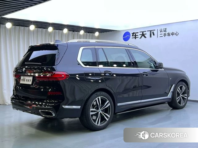 BMW X7 2023 Черный из Китая, фото 2