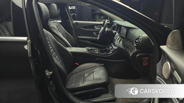 Mercedes-Benz E-Class W213 2018 Черный из Кореи, фото 2