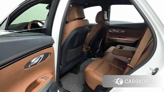 Genesis GV70 2023 Белый из Кореи, фото 2