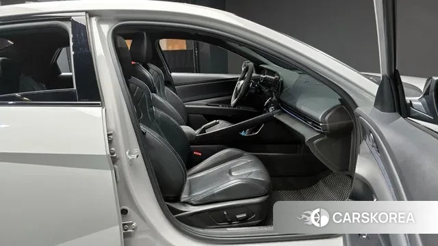 Hyundai Avante (CN7) 2022 Серебристо-серый из Кореи, фото 2