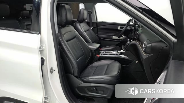 Ford Explorer 6th Generation 2021 Белый из Кореи, фото 2
