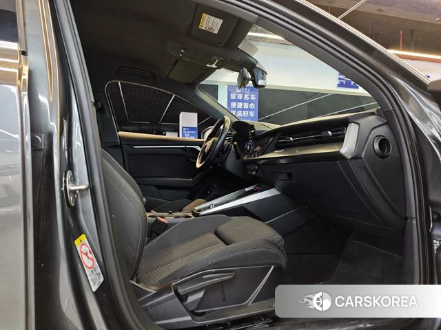 Audi A3 2023 Темно-серый из Китая, фото 2