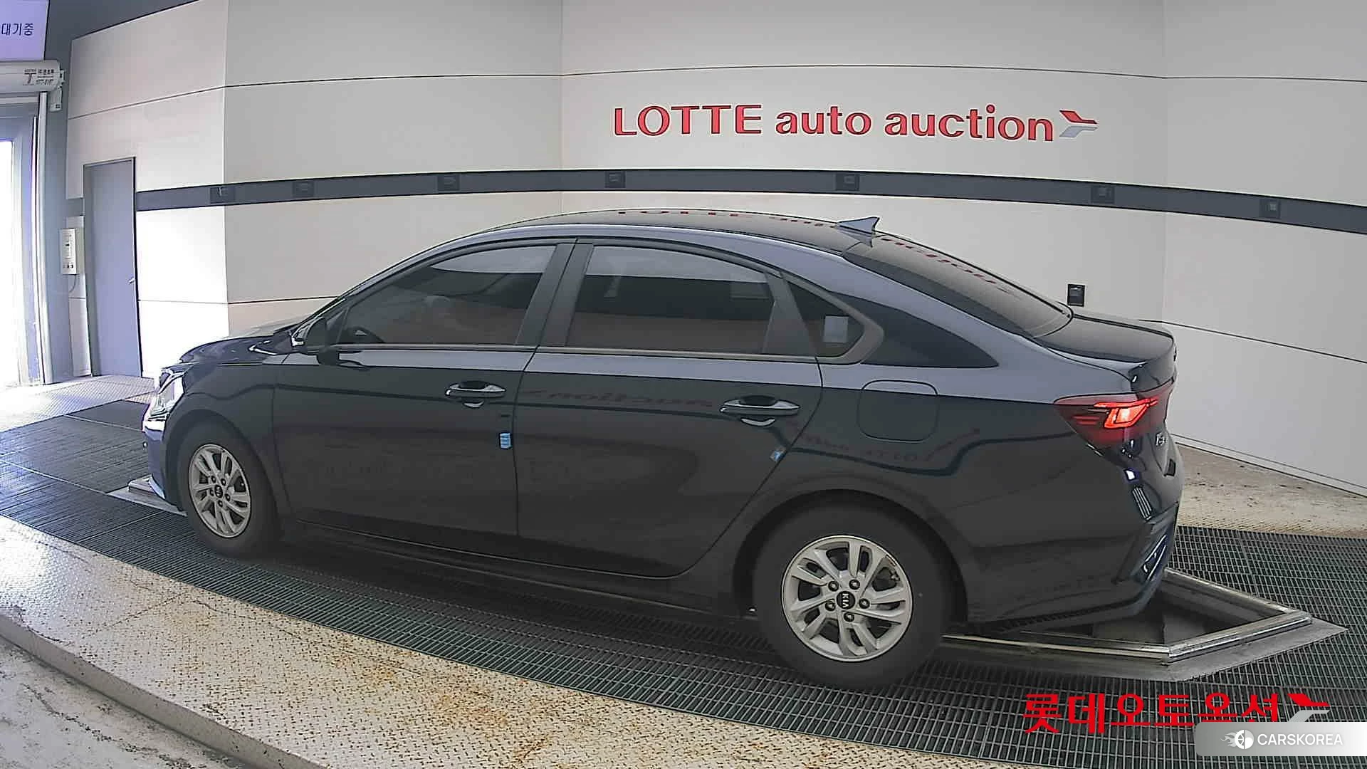 Kia K3 2021 Gravity Blue из Кореи, фото 2