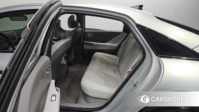 Hyundai Ionic 6 2023 Серебристо-серый из Кореи, фото 2