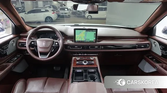 Lincoln Aviator 2nd generation 2022 Белый из Кореи, фото 2