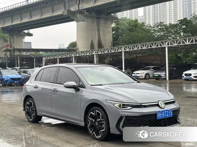 Volkswagen Golf 2025 Серебристо-серый из Китая, фото 2