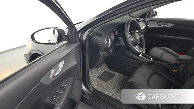 Kia The New K3 2nd generation 2021 Серый из Кореи, фото 2