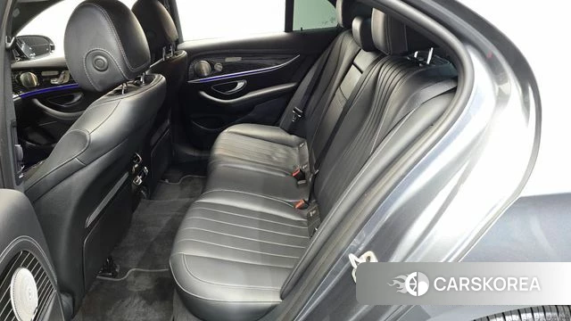 Mercedes-Benz E-Class W213 2021 Серебристо-серый из Кореи, фото 2