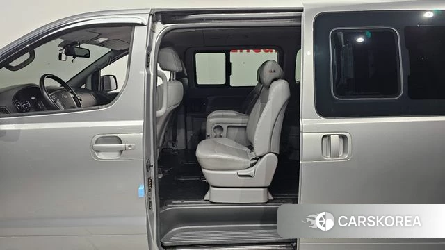 Hyundai The New Grand Starex 2018 Серебряный из Кореи, фото 2