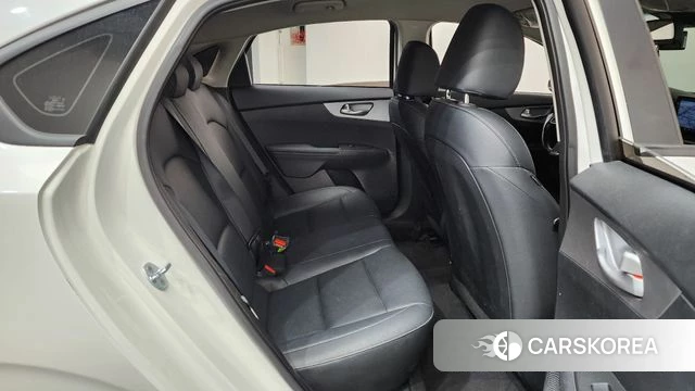 Kia The New K3 2nd generation 2022 Белый из Кореи, фото 2