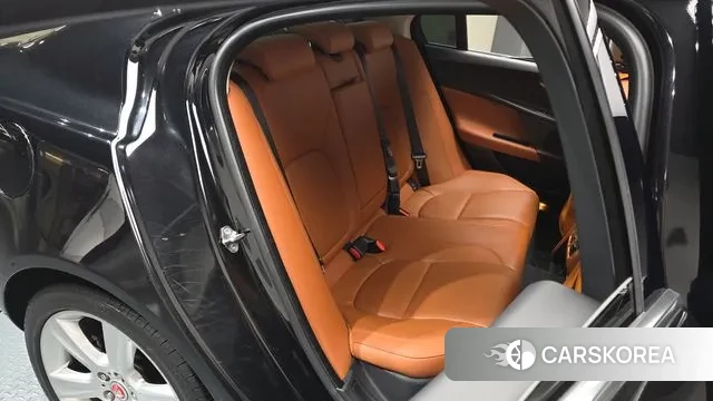 Jaguar XE 2019 Черный из Кореи, фото 2