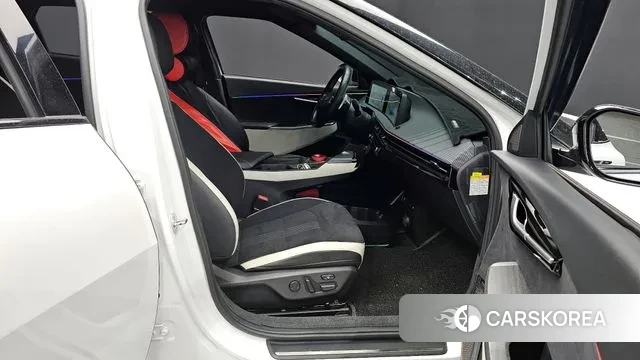 Kia EV6 2023 Белый из Кореи, фото 2