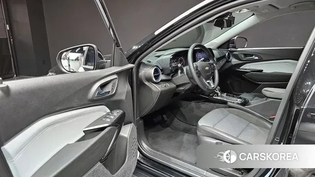 Chevrolet (GM Daewoo) Trax Crossover 2023 Черный из Кореи, фото 2