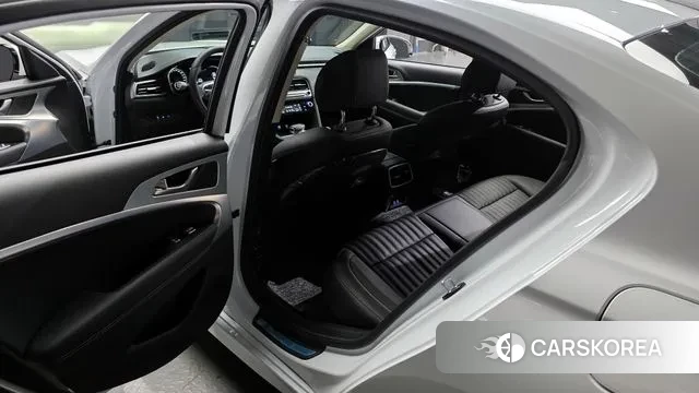 Genesis The New G70 2023 Белый из Кореи, фото 2