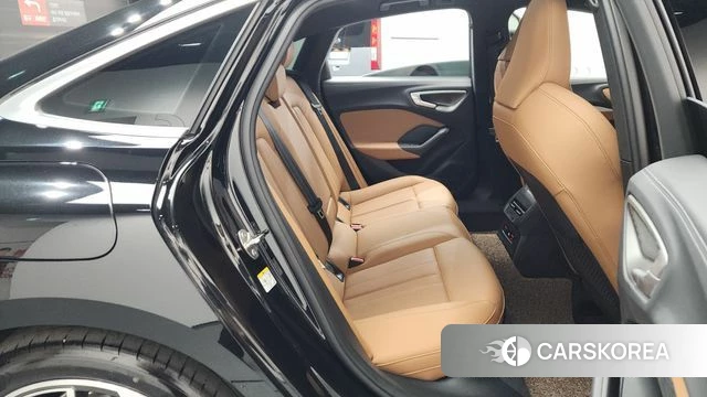 Audi A5 (B10) 2025 Черный из Кореи, фото 2