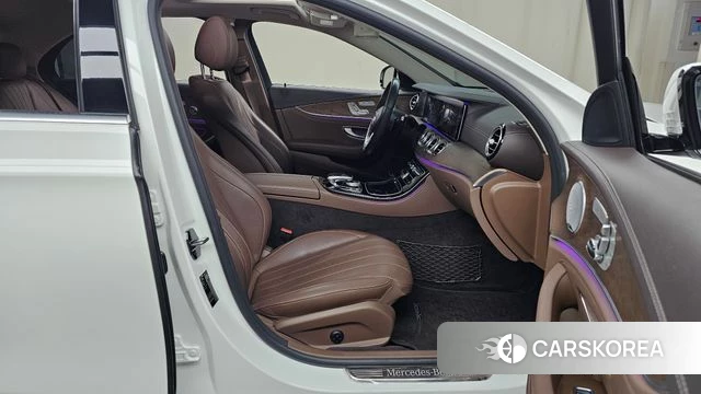 Mercedes-Benz E-Class W213 2020 Белый из Кореи, фото 2