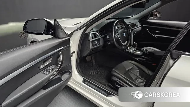 BMW 3 Series GT (F34) 2019 Белый из Кореи, фото 2