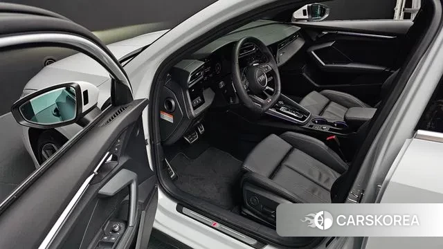 Audi A3 (8Y) 2025 Белый из Кореи, фото 2