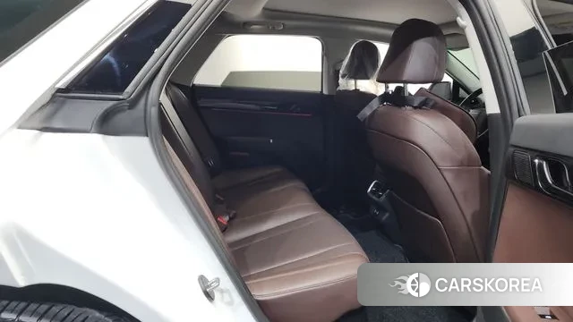 Hyundai Grandeur Hybrid (GN7) 2023 Белый из Кореи, фото 2