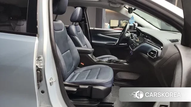 Chevrolet (GM Daewoo) Bolt EUV 2022 Светло-серебряный цвет из Кореи, фото 2