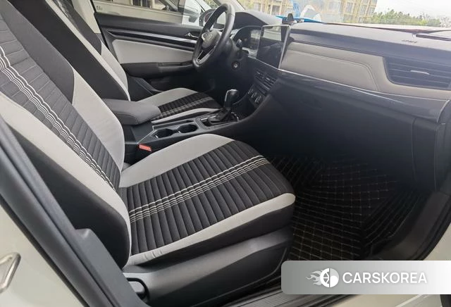 Volkswagen Bora 2024 Белый из Китая, фото 2
