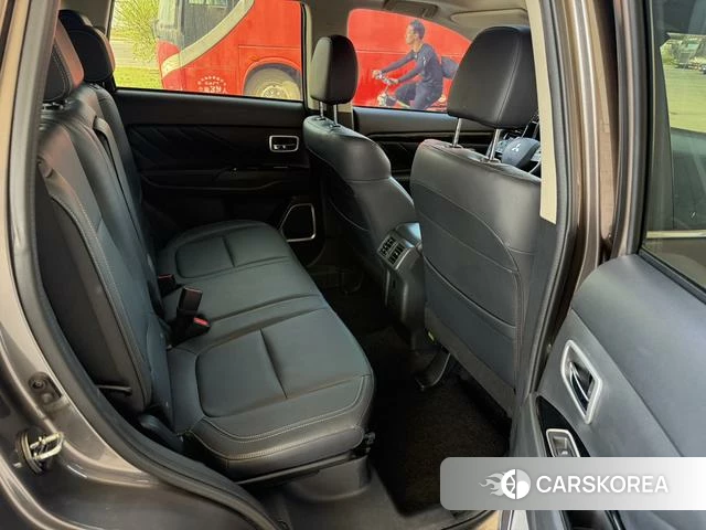 Mitsubishi  Outlander 2019 Коричневый из Китая, фото 2