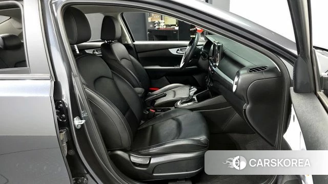 Kia The New K3 2nd generation 2022 Серый из Кореи, фото 2