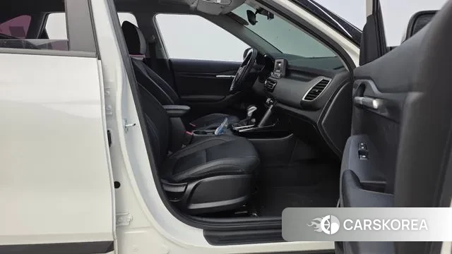 Kia Seltos 2022 Белый из Кореи, фото 2