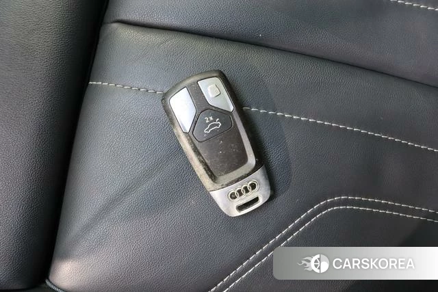 Audi Q5L 2021 Белый из Китая, фото 2