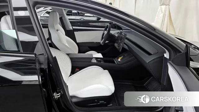 Tesla Model 3 2024 Черный из Кореи, фото 2