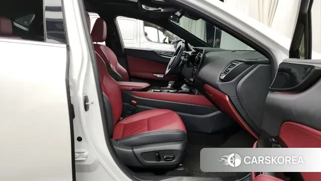 Lexus NX350h Second generation 2024 Белый из Кореи, фото 2