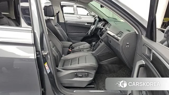 Volkswagen Tiguan second Generation 2020 Серый из Кореи, фото 2