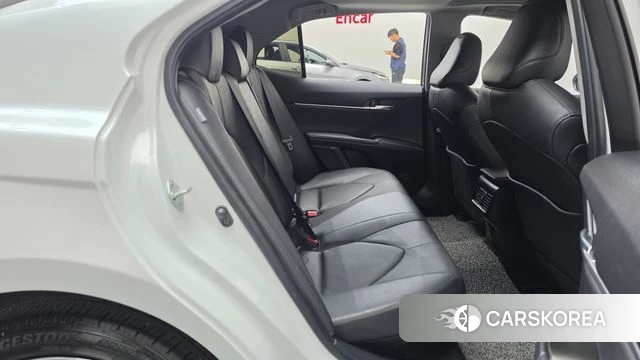 Toyota Camry (XV70) 2024 Белый из Кореи, фото 2
