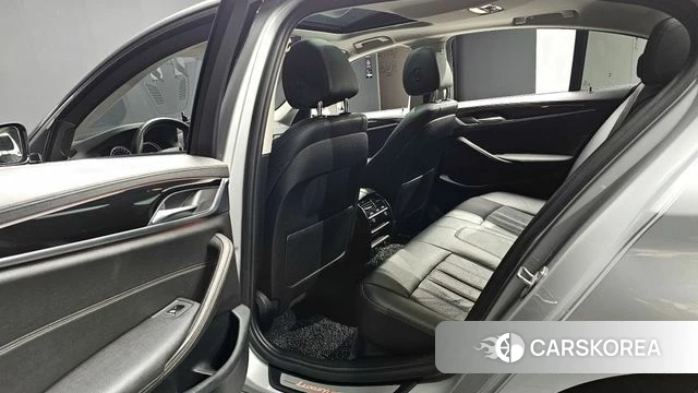 BMW 5 Series (G30) 2018 Серебряный из Кореи, фото 2