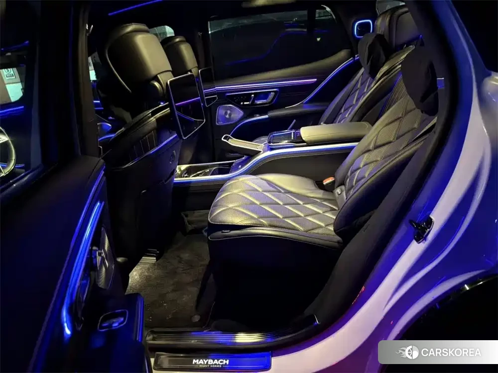 Mercedes-Benz Maybach EQS SUV 2026 Белый из Китая, фото 2