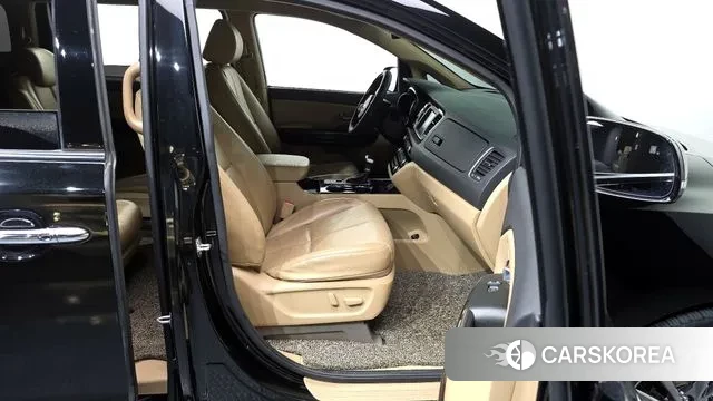 Kia The New Carnival 2019 Черный из Кореи, фото 2