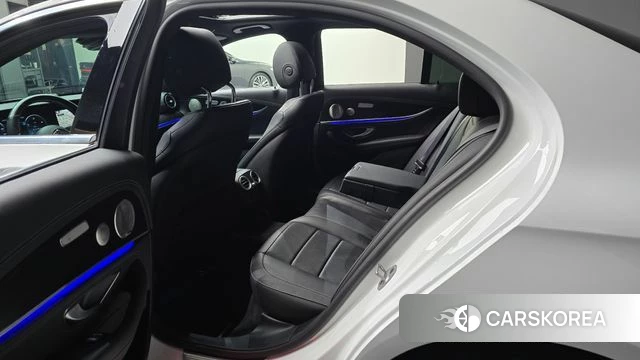 Mercedes-Benz E-Class W213 2022 Белый из Кореи, фото 2