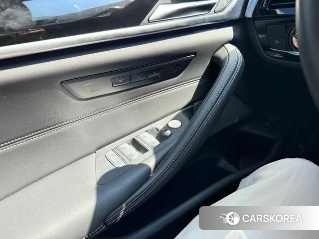 BMW 5 Series (G30) 2022 Цвет тростника из Кореи, фото 2