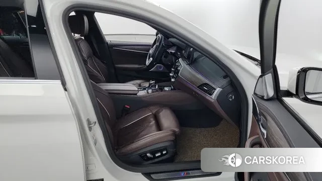 BMW 5 Series (G30) id 3023604 из Кореи 2