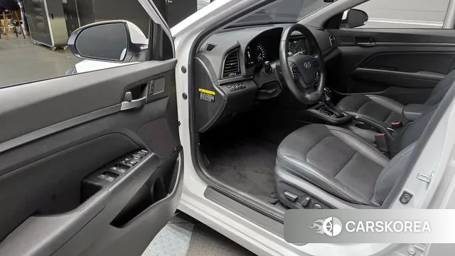 Hyundai Avante AD 2018 Белый из Кореи, фото 2