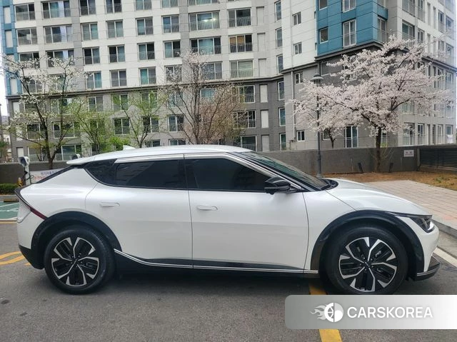 Kia EV6 2023 Белый из Кореи, фото 2