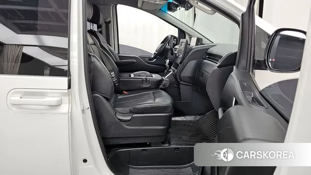 Hyundai Staria 2023 Белый из Кореи, фото 2