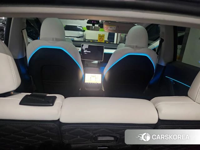 Tesla Model Y 2023 Белый из Кореи, фото 2