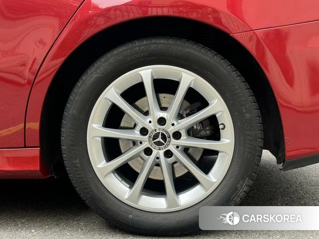 Mercedes-Benz Class A 2021 Красный из Китая, фото 2
