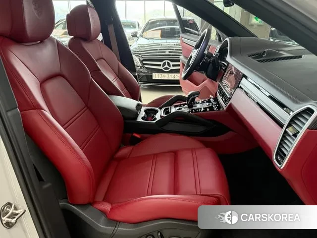 Porsche Cayenne (PO536) 2023 Серебристо-серый из Кореи, фото 2